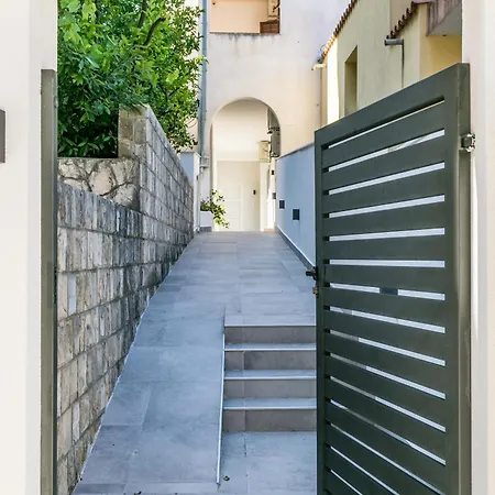 2756c Apartman